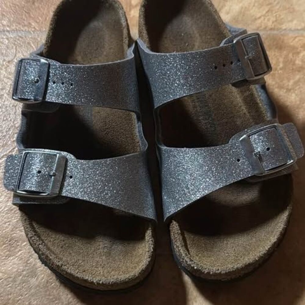 Girls Birkenstocks Sz 32
